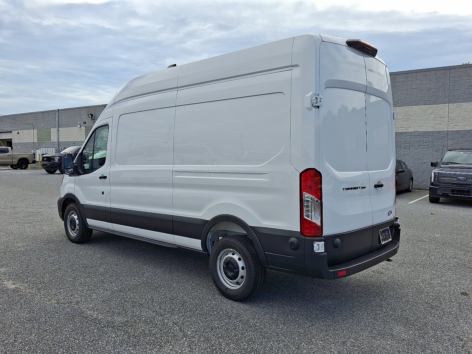 New 2026 Ford Transit 250 148 High Roof w/ Load Area Protection Package RWD image 4