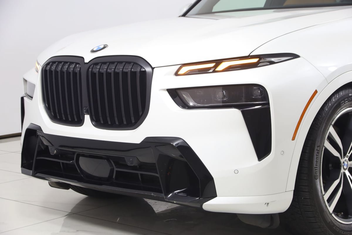 Used 2024 BMW X7 xDrive40i w/ M Sport Package AWD/4WD image 61