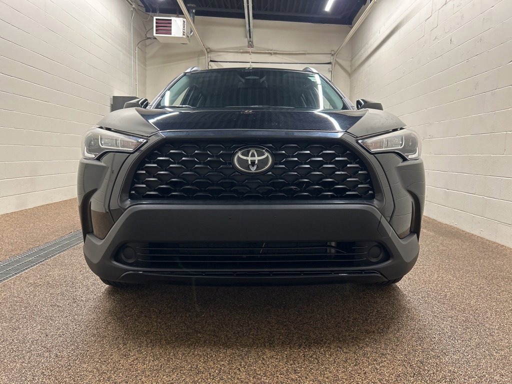 Used 2024 Toyota Corolla Cross LE image 6