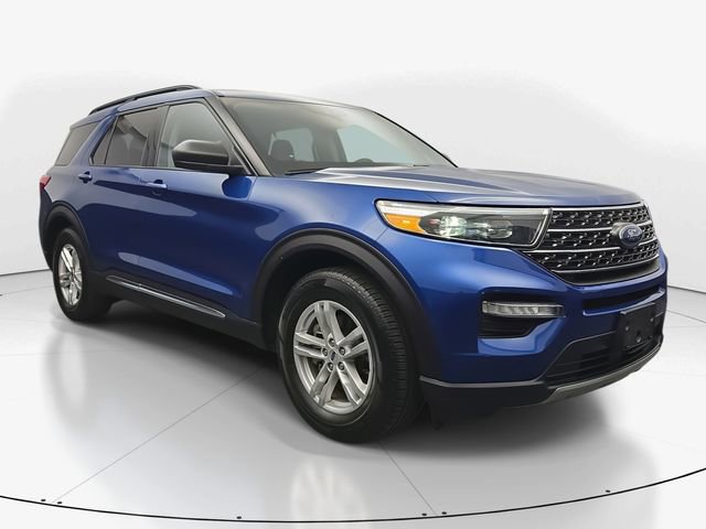 Used 2022 Ford Explorer XLT w/ Equipment Group 202A image 2