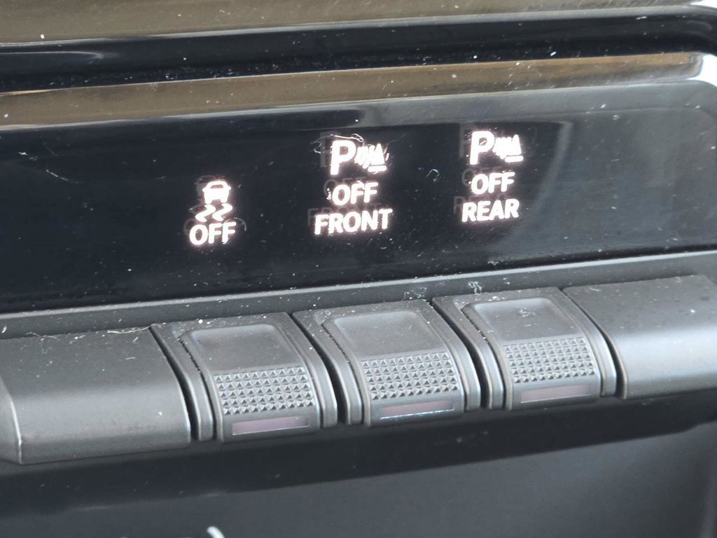 Used 2025 RAM 1500 Laramie image 7