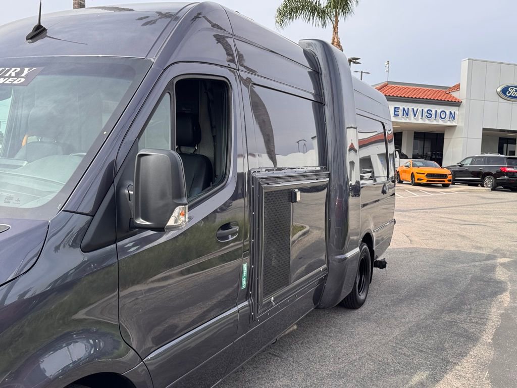 Used 2020 Mercedes-Benz Sprinter 4500 image 9