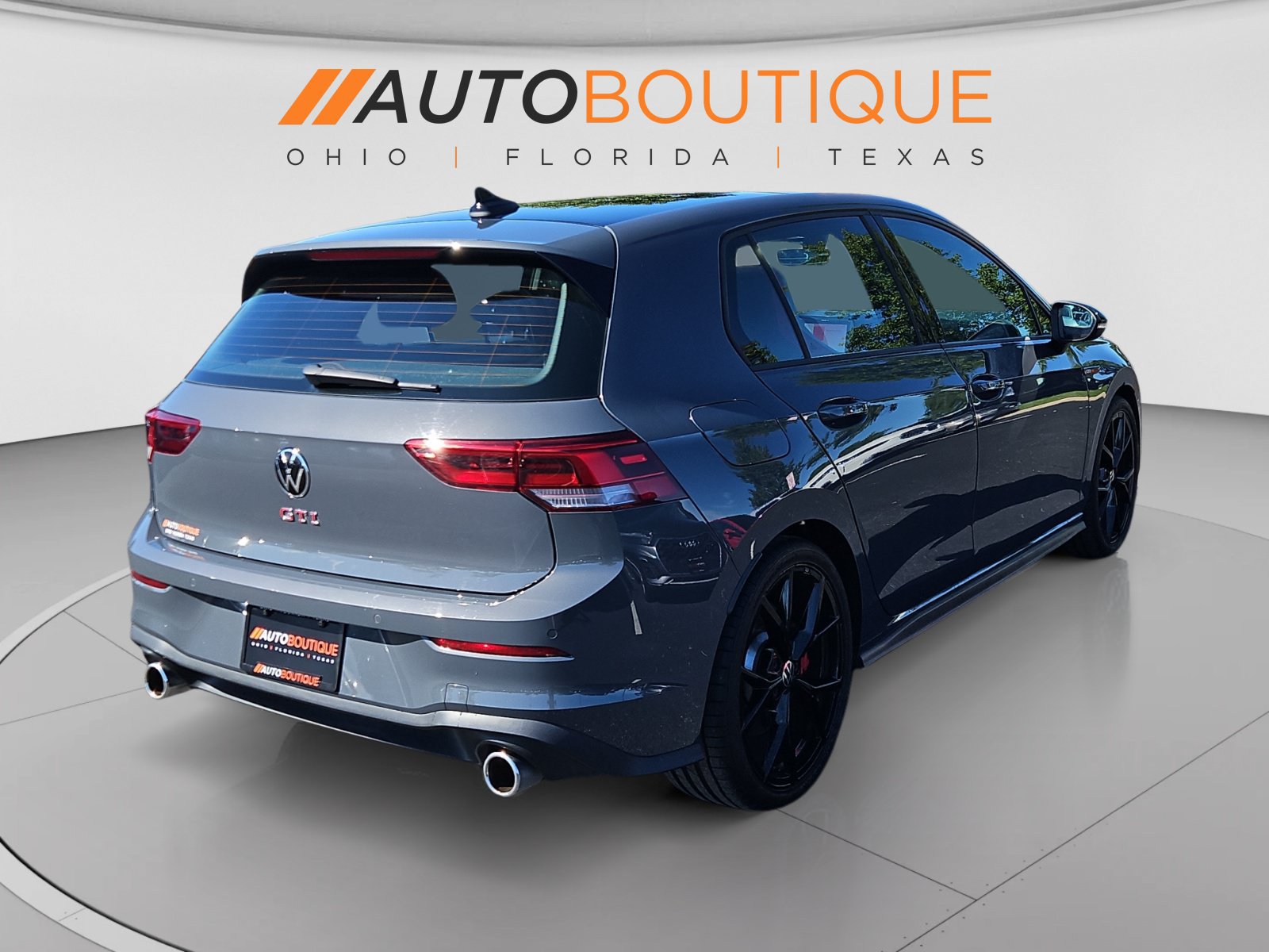 Used 2024 Volkswagen GTI SE FWD image 6