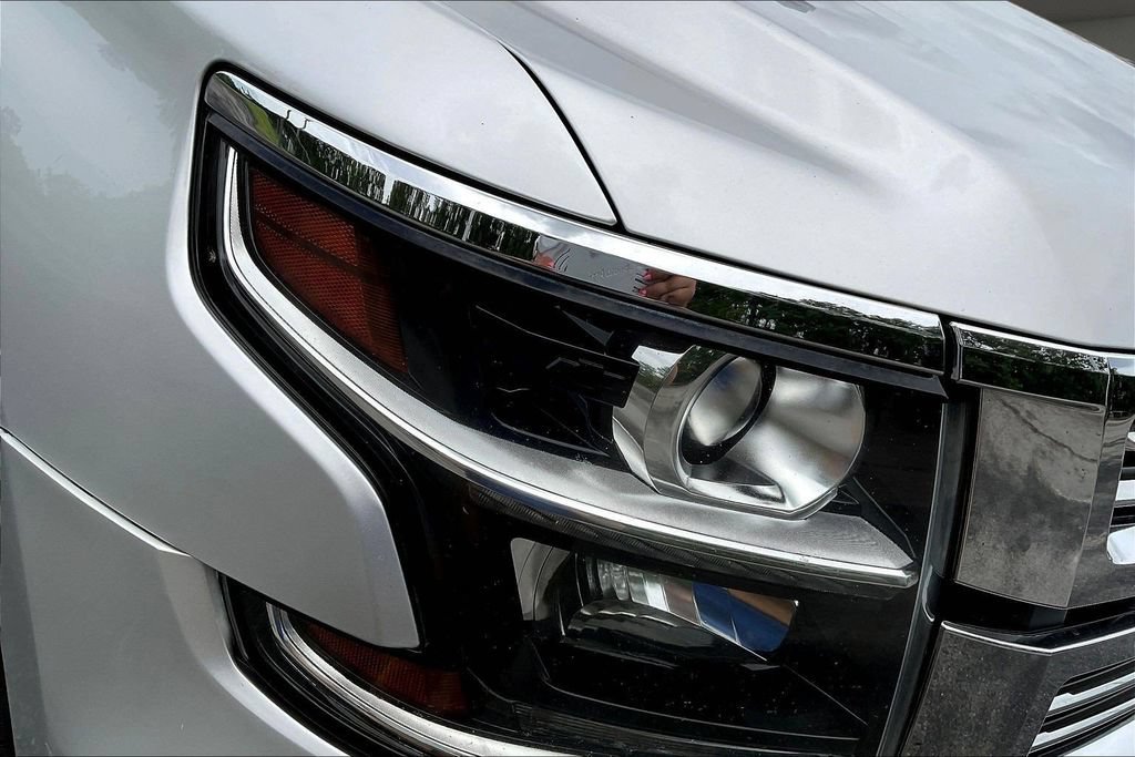 Used 2020 Chevrolet Suburban Premier AWD/4WD image 36