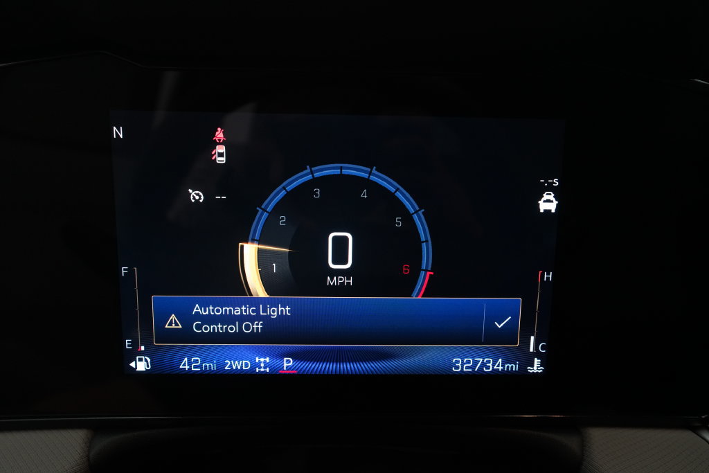 Used 2025 Chevrolet TrailBlazer LT AWD/4WD image 2