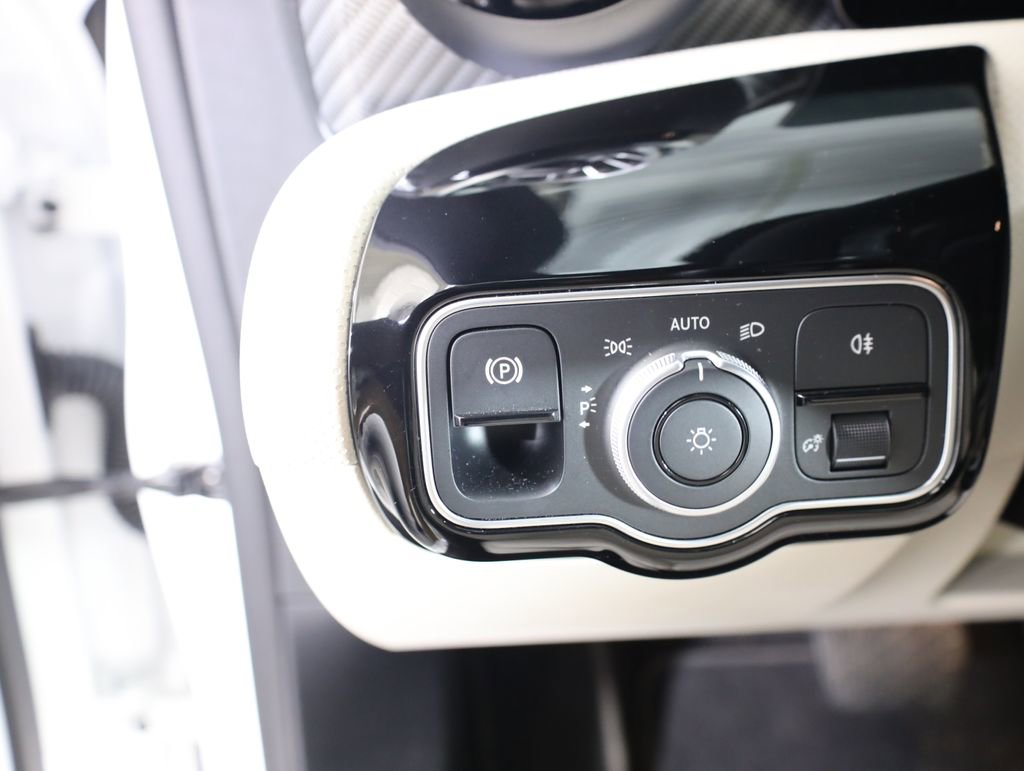 Certified 2025 Mercedes-Benz CLA 250 4MATIC image 11