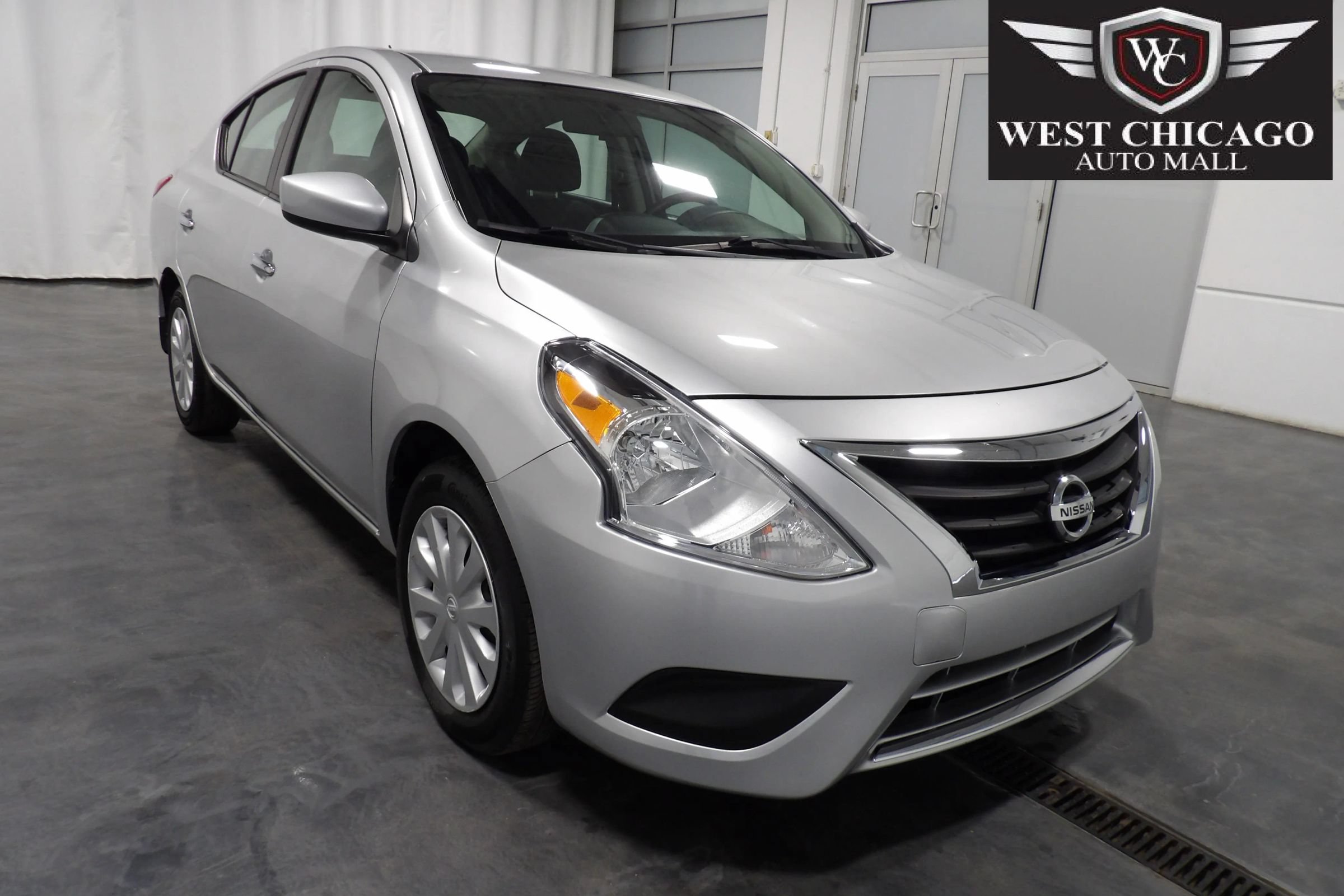 Used 2019 Nissan Versa SV FWD image 1