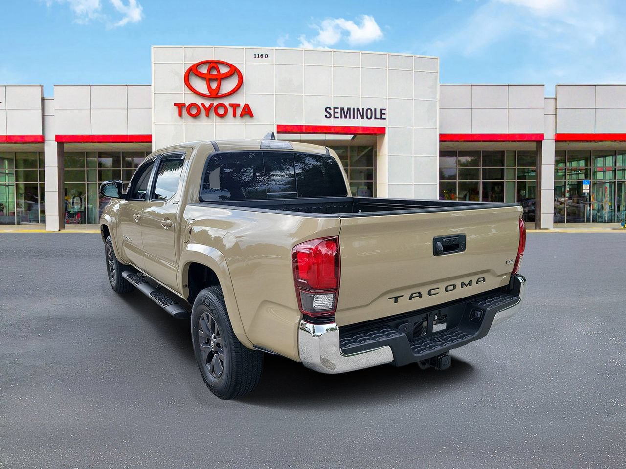 Used 2020 Toyota Tacoma SR5 RWD image 4