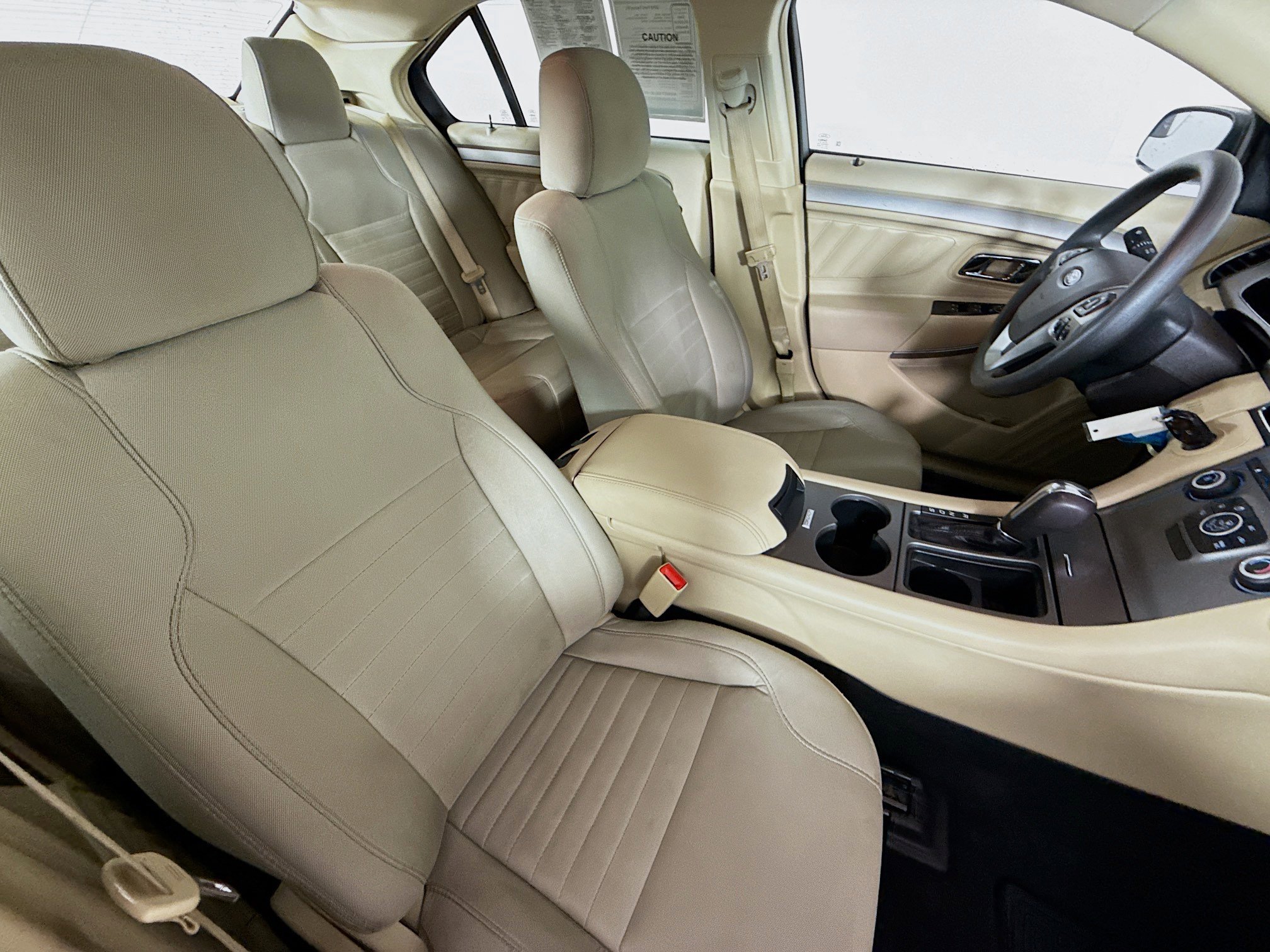 Used 2018 Ford Taurus SE image 32