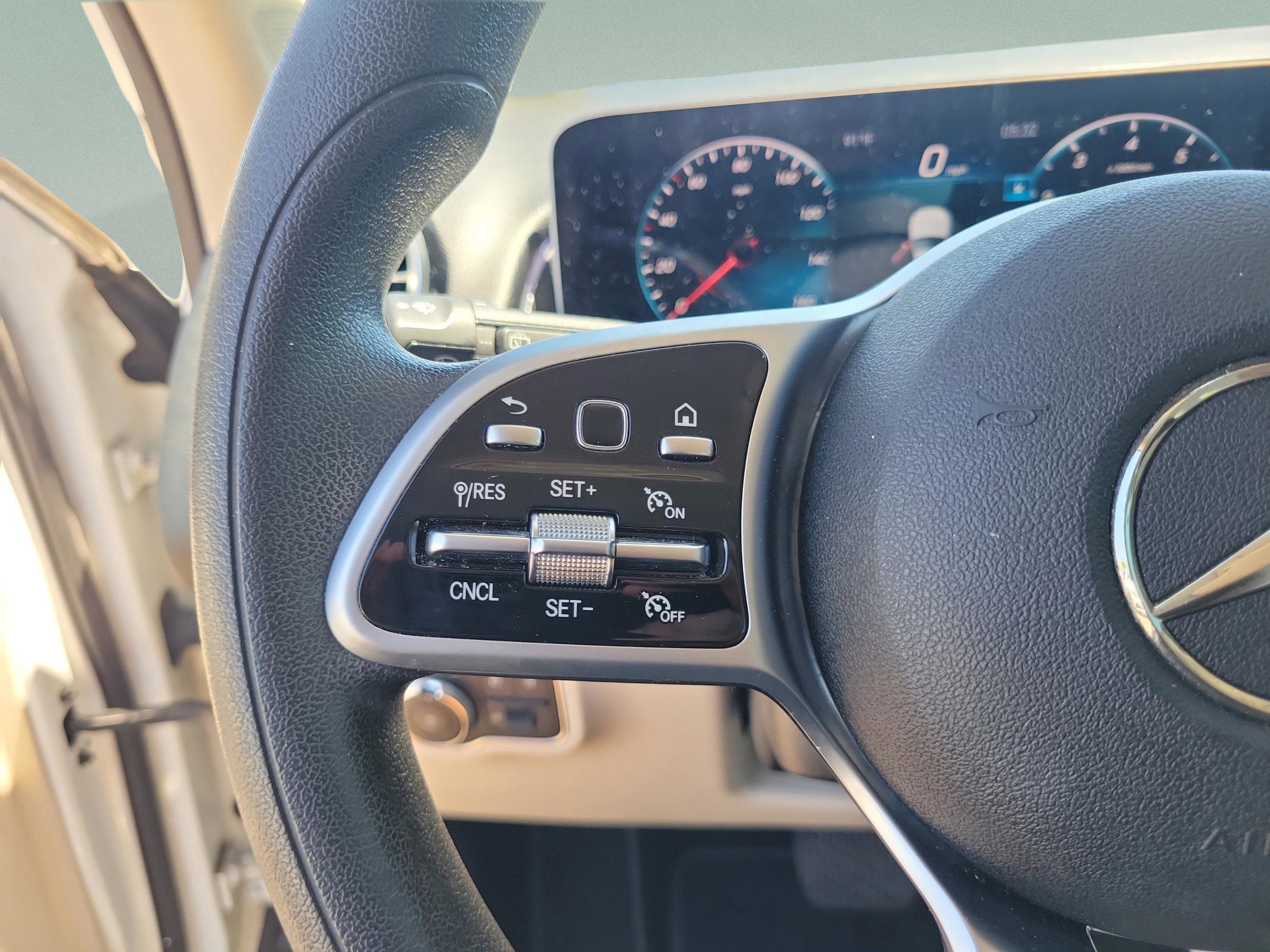 Used 2020 Mercedes-Benz GLB 250 image 22