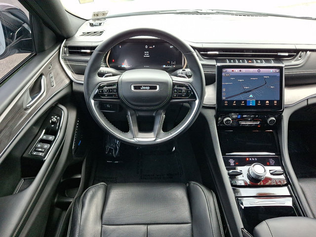Used 2021 Jeep Grand Cherokee L Overland w/ Luxury Tech Group IV AWD/4WD image 22