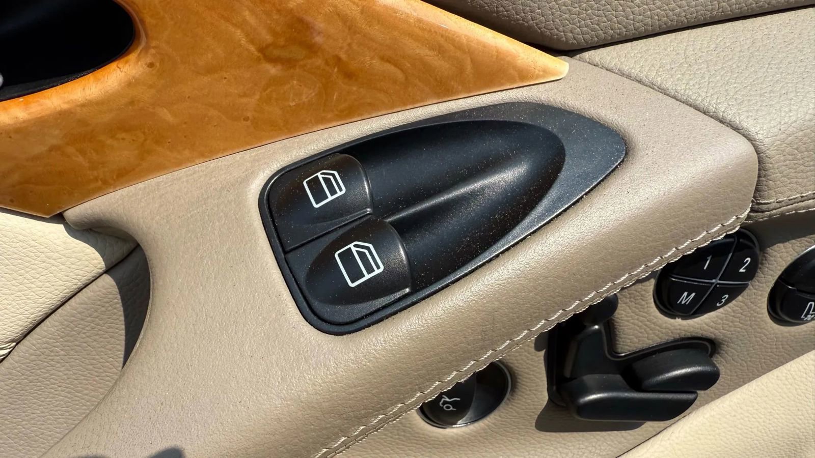 Used 2007 Mercedes-Benz SL 550 image 11