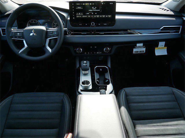 New 2026 Mitsubishi Outlander SE image 7