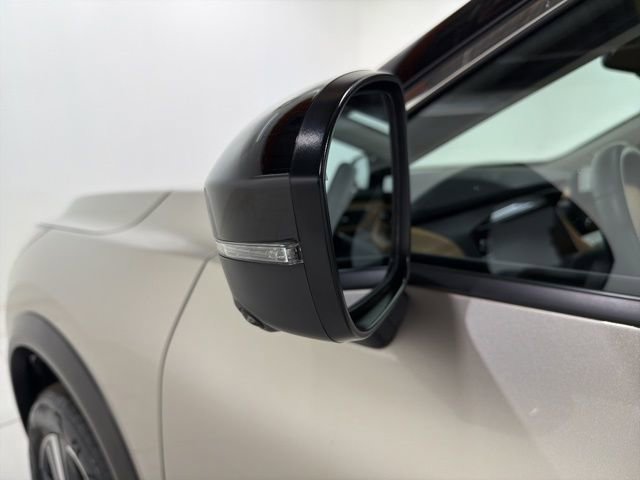 Used 2022 Nissan Rogue Platinum w/ Head-Up Display Package AWD/4WD image 9