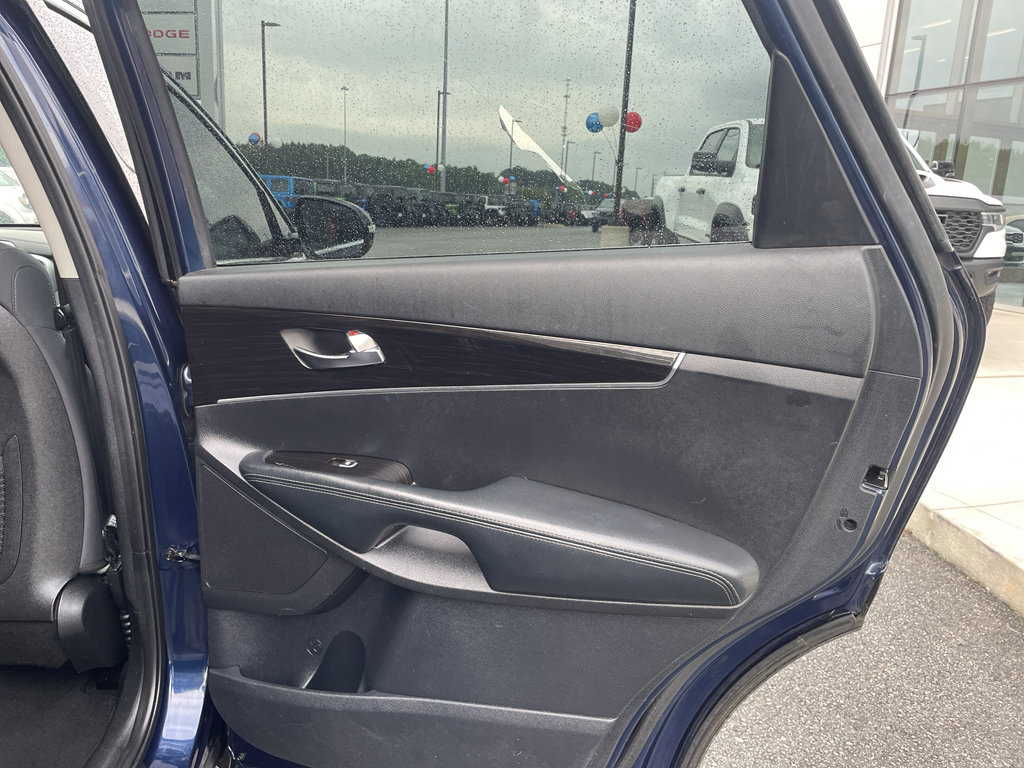 Used 2019 Kia Sorento FWD V6 image 22