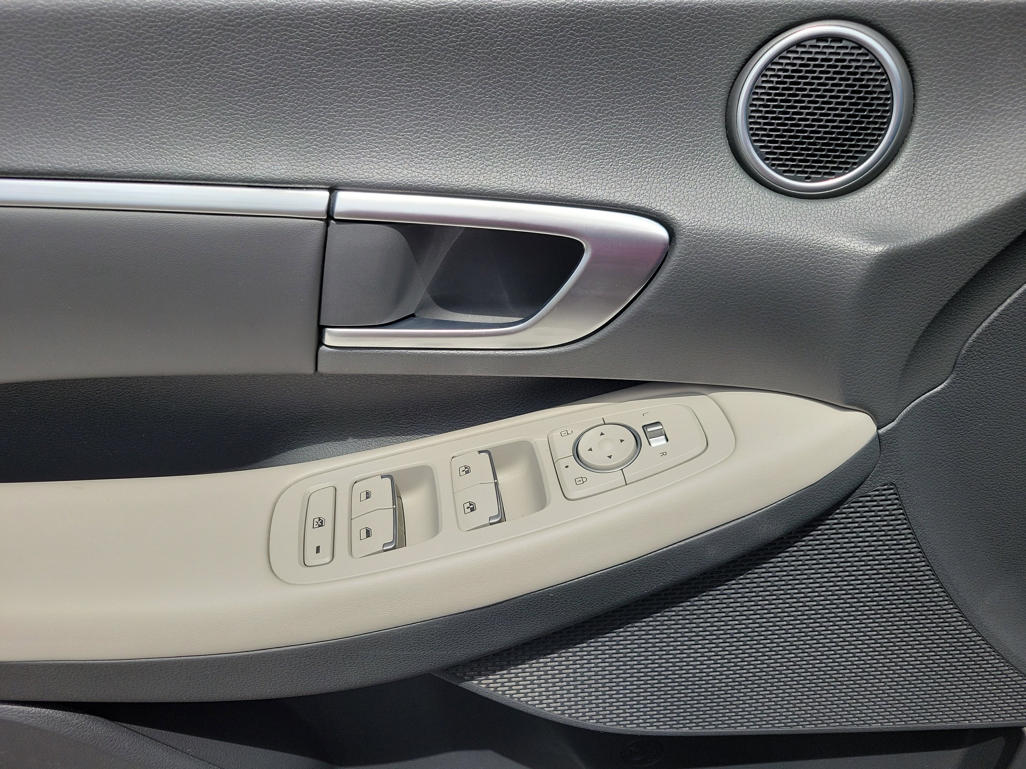 Used 2021 Hyundai Sonata SEL w/ Preferred Accessory Package FWD image 7