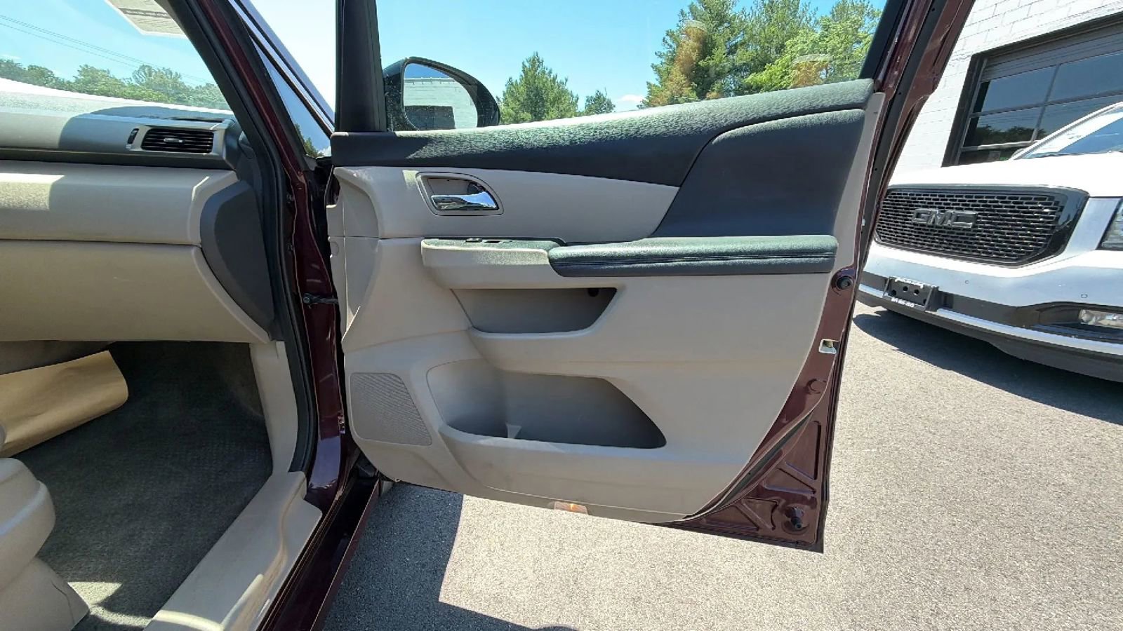 Used 2015 Honda Odyssey Touring Elite image 49