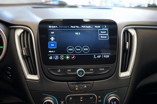 Used 2022 Chevrolet Malibu LT image 32