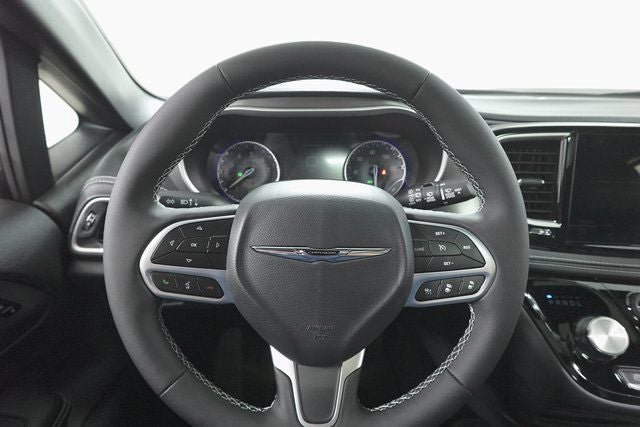 New 2026 Chrysler Pacifica Select image 16
