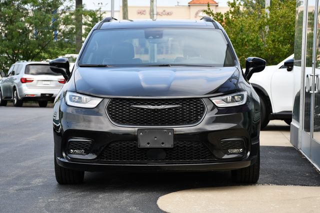 Used 2025 Chrysler Pacifica Limited FWD image 12