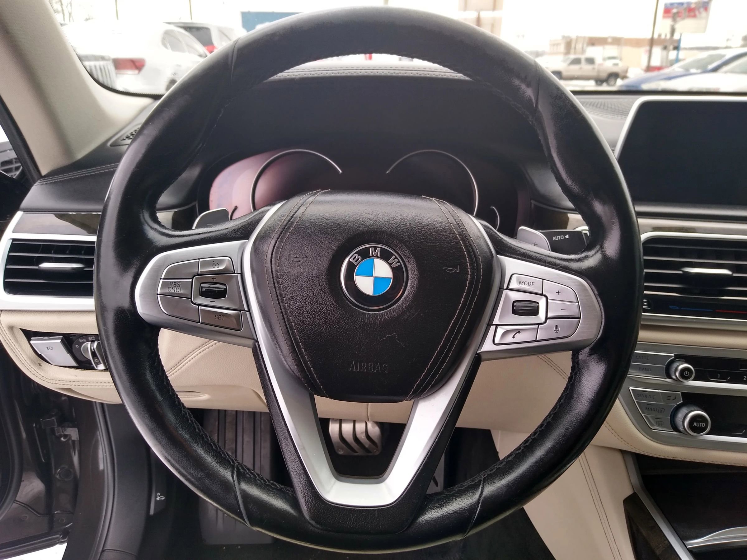 Used 2016 BMW 750i xDrive image 11