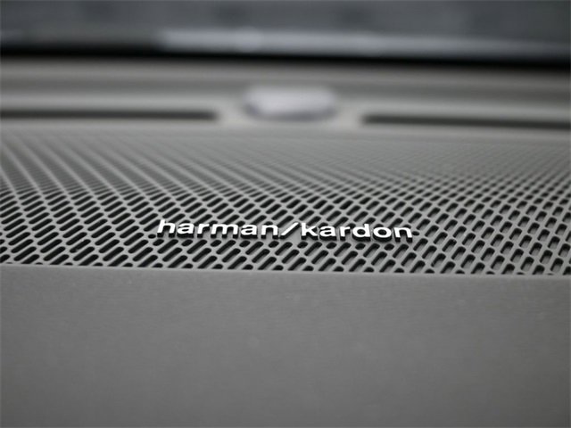 Used 2024 Volvo XC40 B5 Ultimate w/ Protection Package Premier image 30