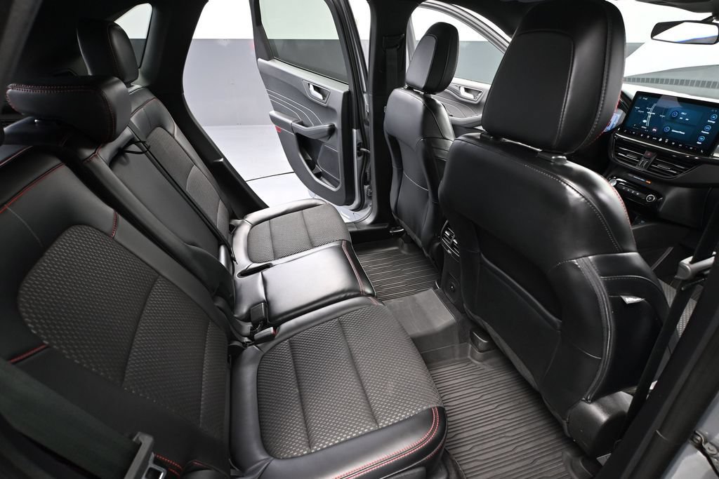Used 2023 Ford Escape ST-Line w/ Tech Pack #1 AWD/4WD image 35