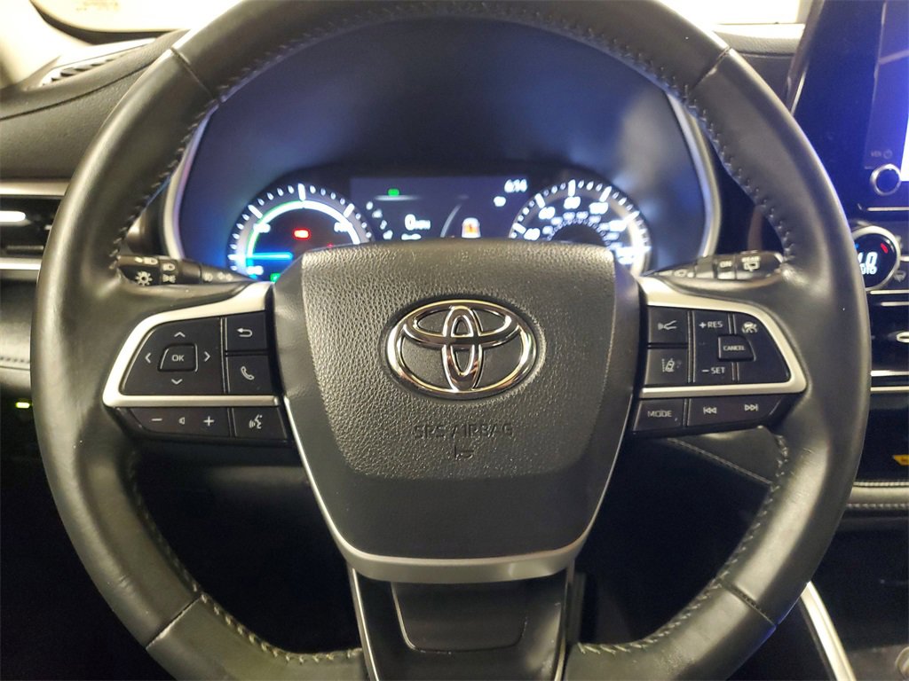 Certified 2023 Toyota Highlander XLE image 22