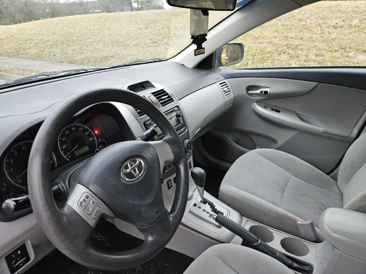 Used 2012 Toyota Corolla LE image 10