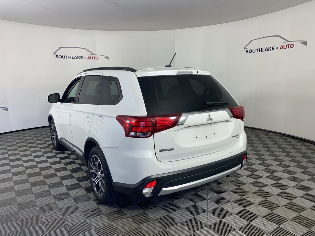 Used 2016 Mitsubishi Outlander SEL image 9