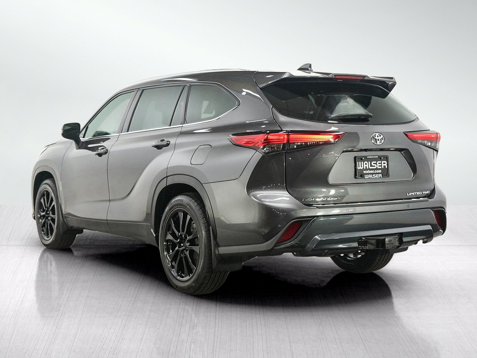 Used 2021 Toyota Highlander Limited AWD/4WD image 3