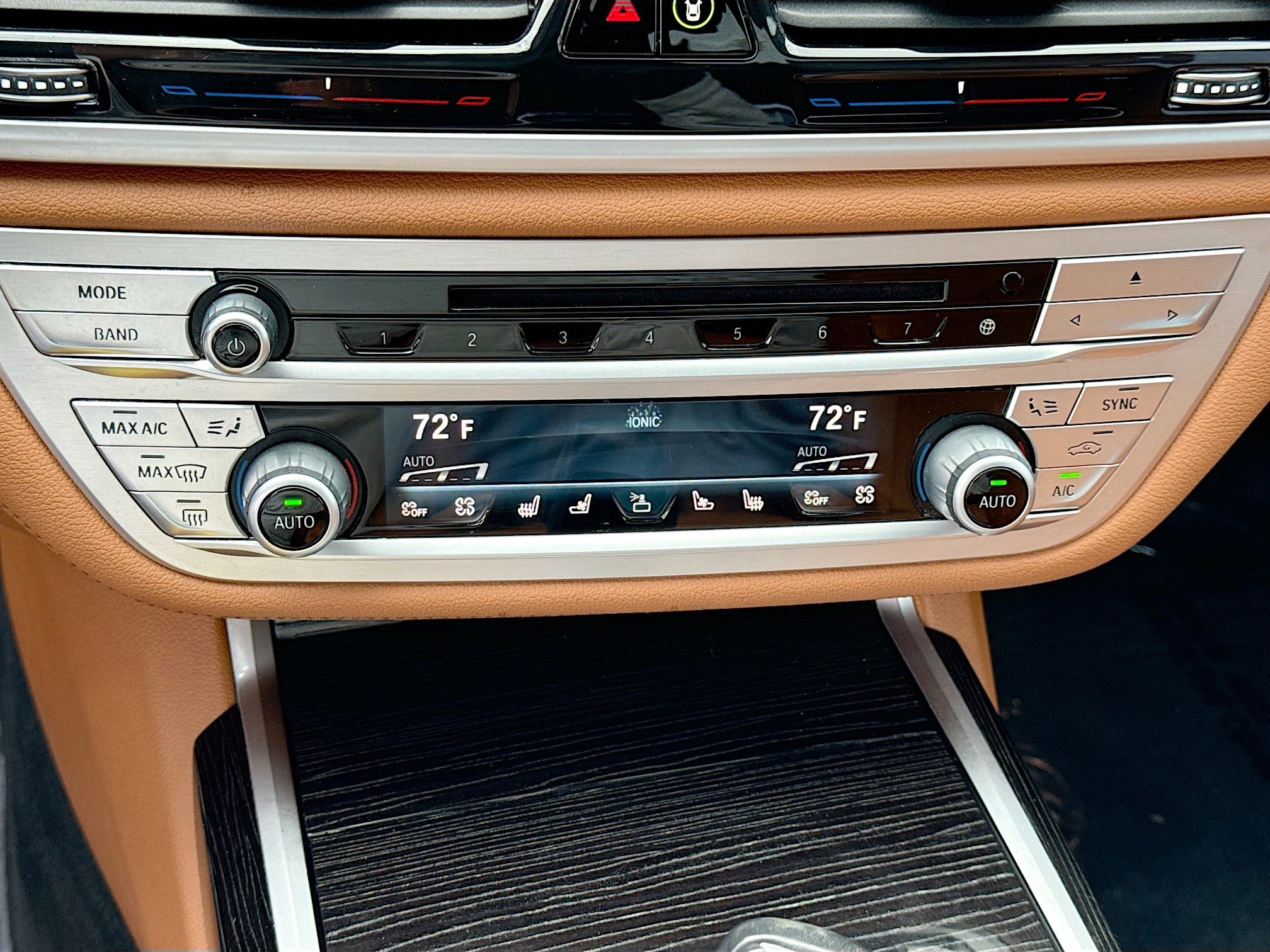 Used 2020 BMW 740i w/ M Sport Package image 35