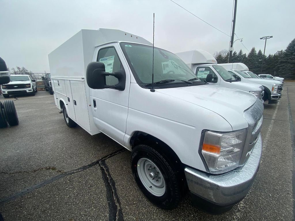 New 2026 Ford E-350 and Econoline 350 Super Duty w/ Power Equipment Group RWD image 5