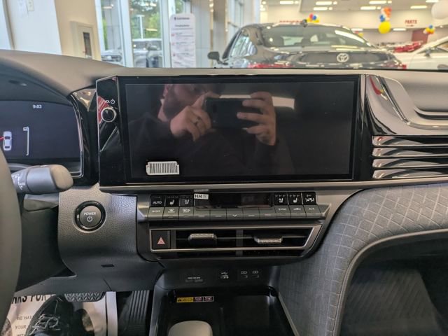 New 2026 Toyota Crown Platinum image 14