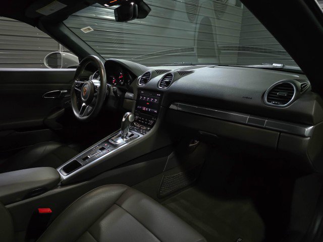 Used 2023 Porsche 718 Boxster RWD image 14