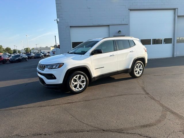 Used 2024 Jeep Compass Latitude AWD/4WD image 19