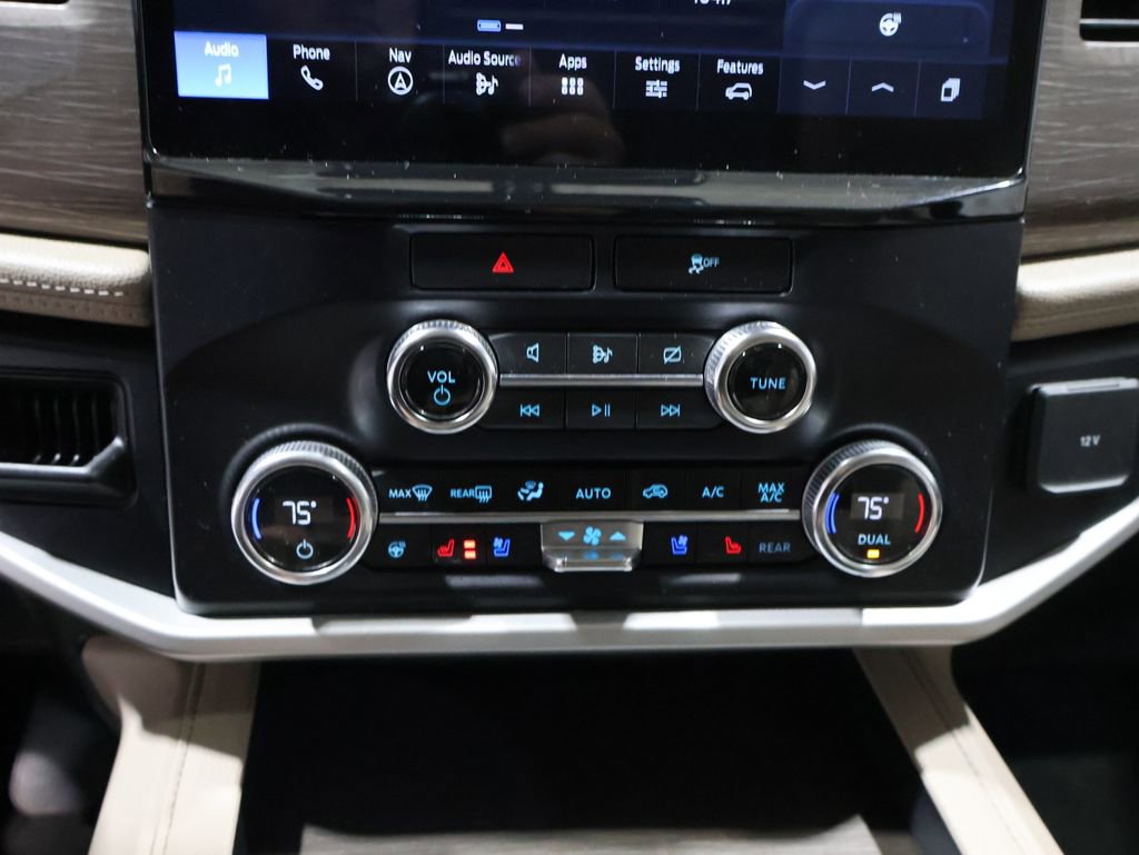 Used 2023 Ford Expedition Limited image 28