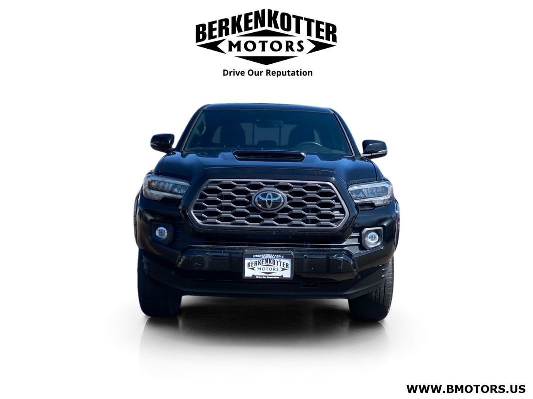 Used 2022 Toyota Tacoma TRD Sport w/ Technology Package AWD/4WD image 2