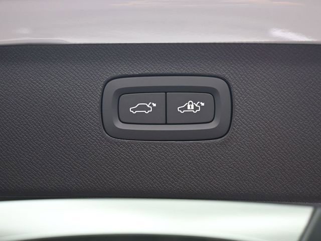 New 2026 Volvo XC90 B6 Ultra w/ Protection Package image 33