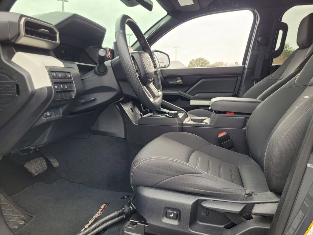 Used 2024 Toyota Tacoma TRD Off-Road AWD/4WD image 4