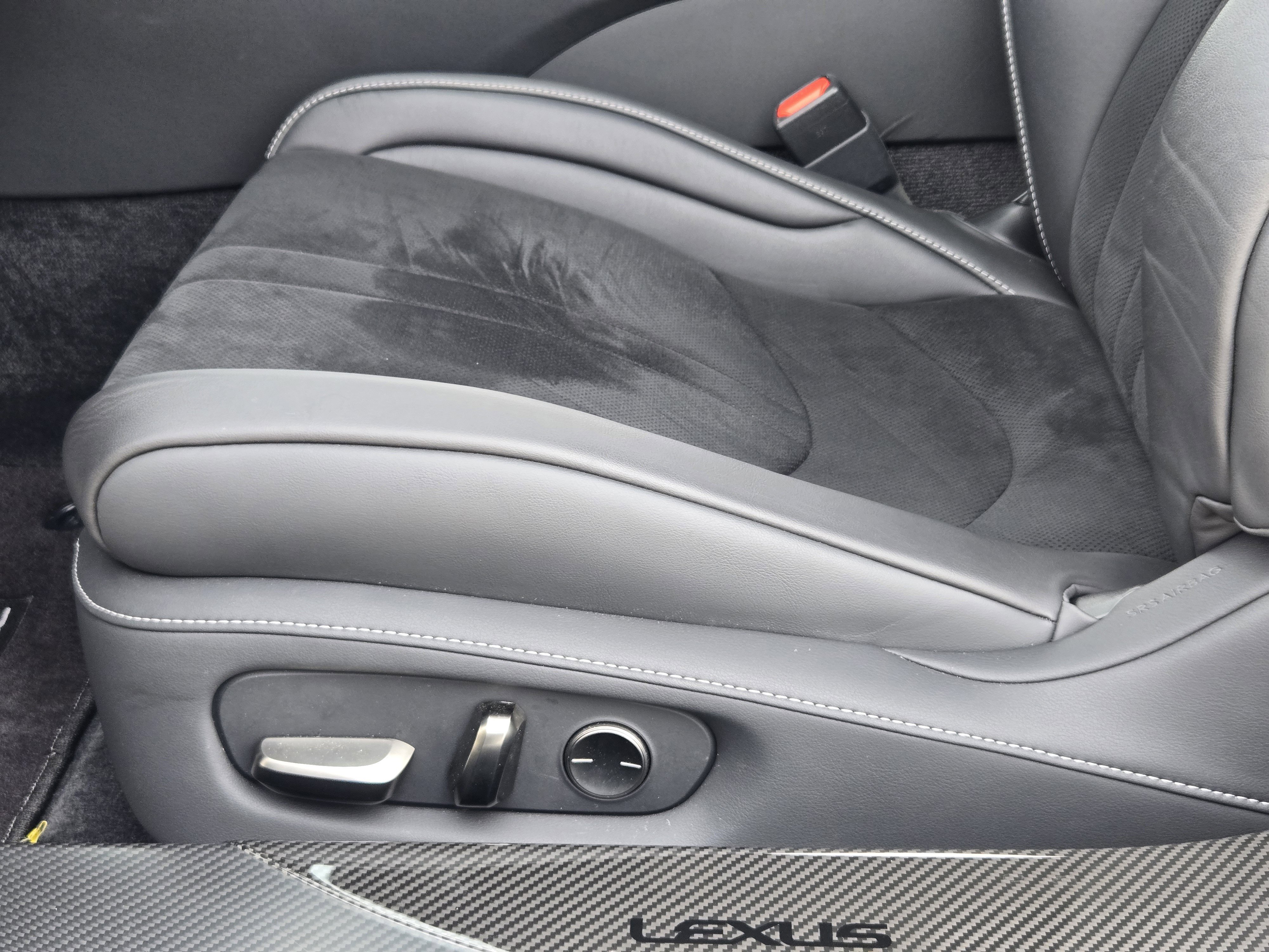 Used 2024 Lexus LC 500 Coupe w/ Sport Package image 33