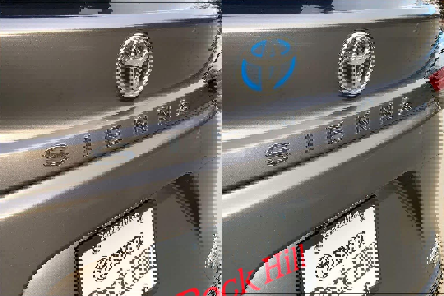 Certified 2021 Toyota Sienna Platinum image 63