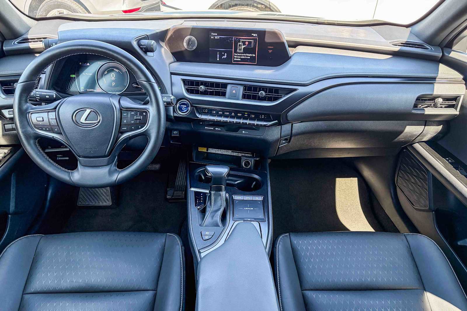 Certified 2022 Lexus UX 250h AWD w/ Accessory Package (Z1) image 11
