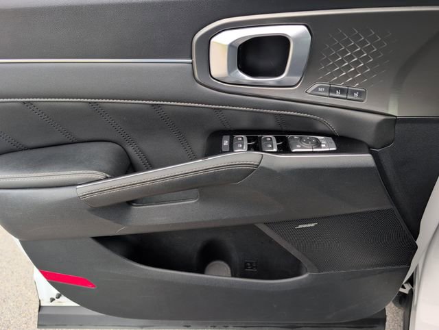 Used 2023 Kia Sorento SX AWD/4WD image 15