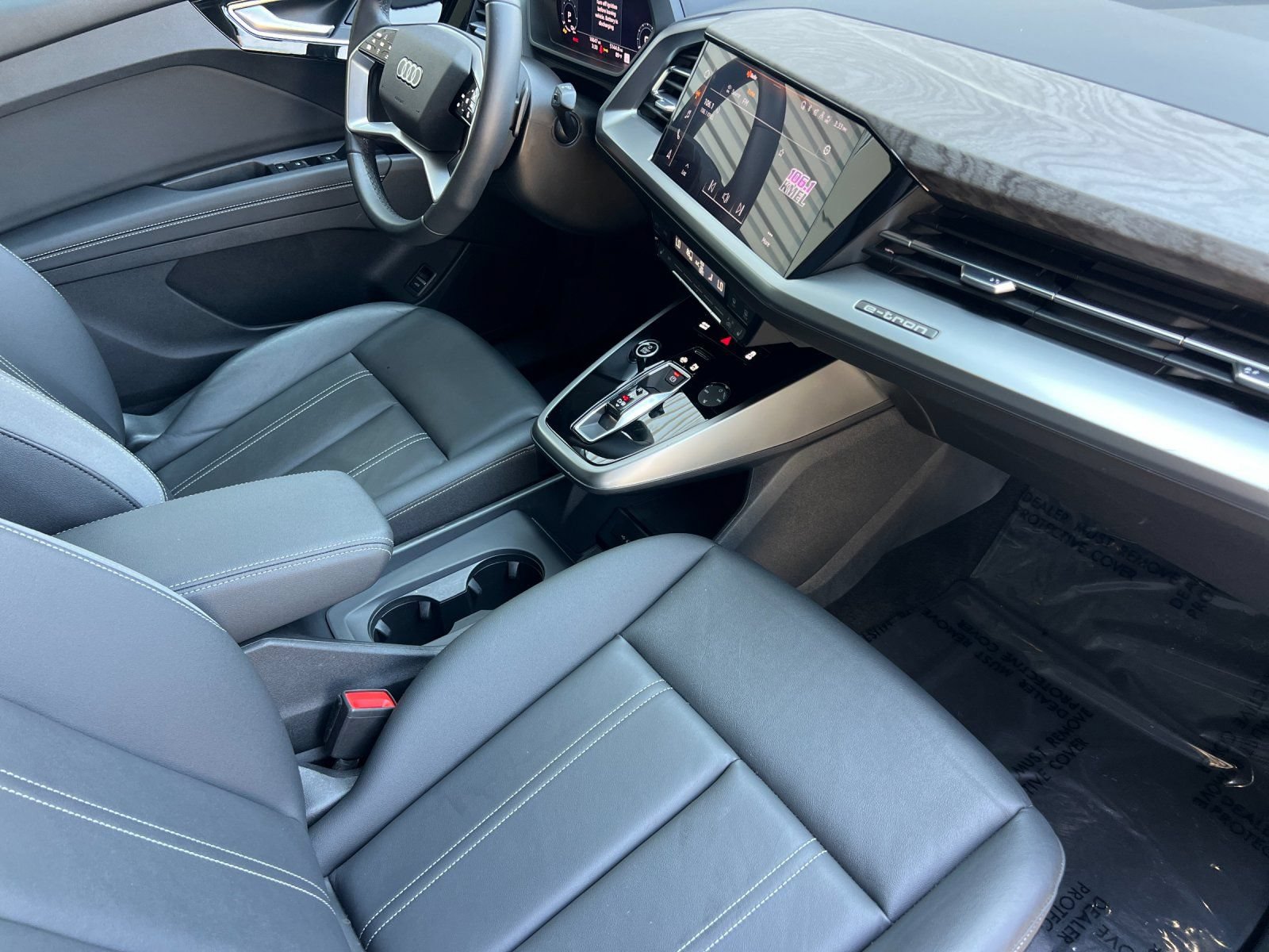 Used 2025 Audi Q4 e-tron Premium AWD/4WD image 16