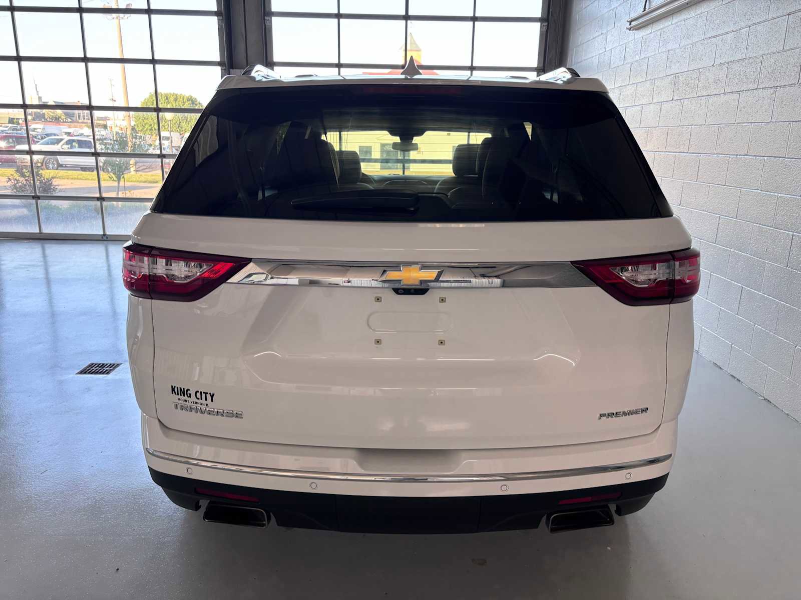 Used 2020 Chevrolet Traverse Premier w/ LPO, Floor Liner Package FWD image 5