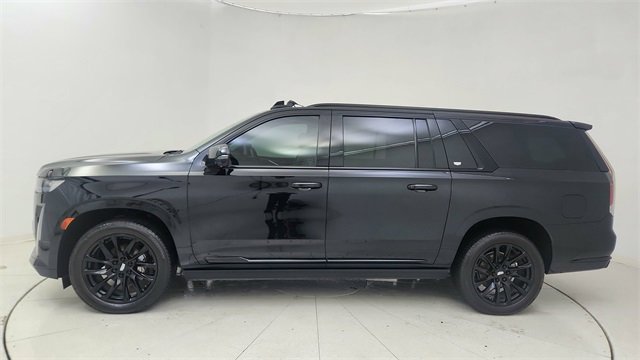 Used 2023 Cadillac Escalade ESV Sport Platinum w/ LPO, ONYX Package image 3