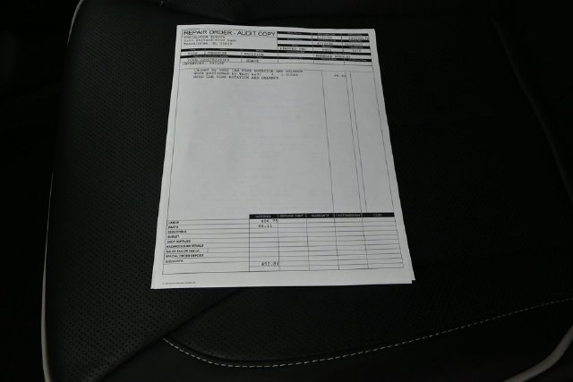 Used 2026 Chrysler Pacifica Limited FWD image 4