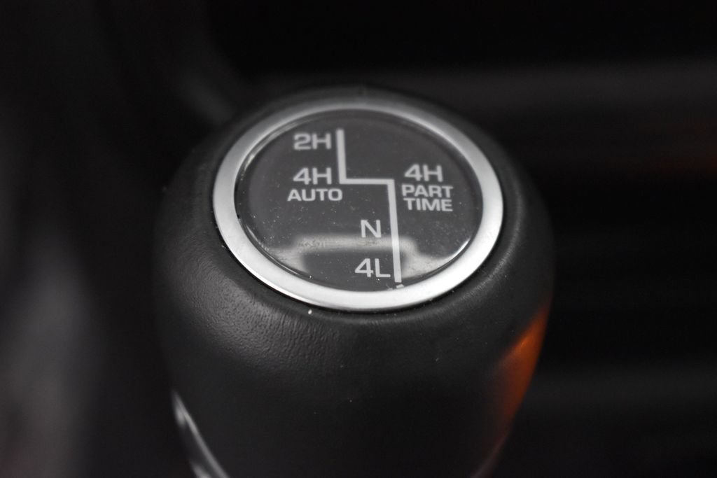 Used 2022 Jeep Wrangler Unlimited Sahara AWD/4WD image 16