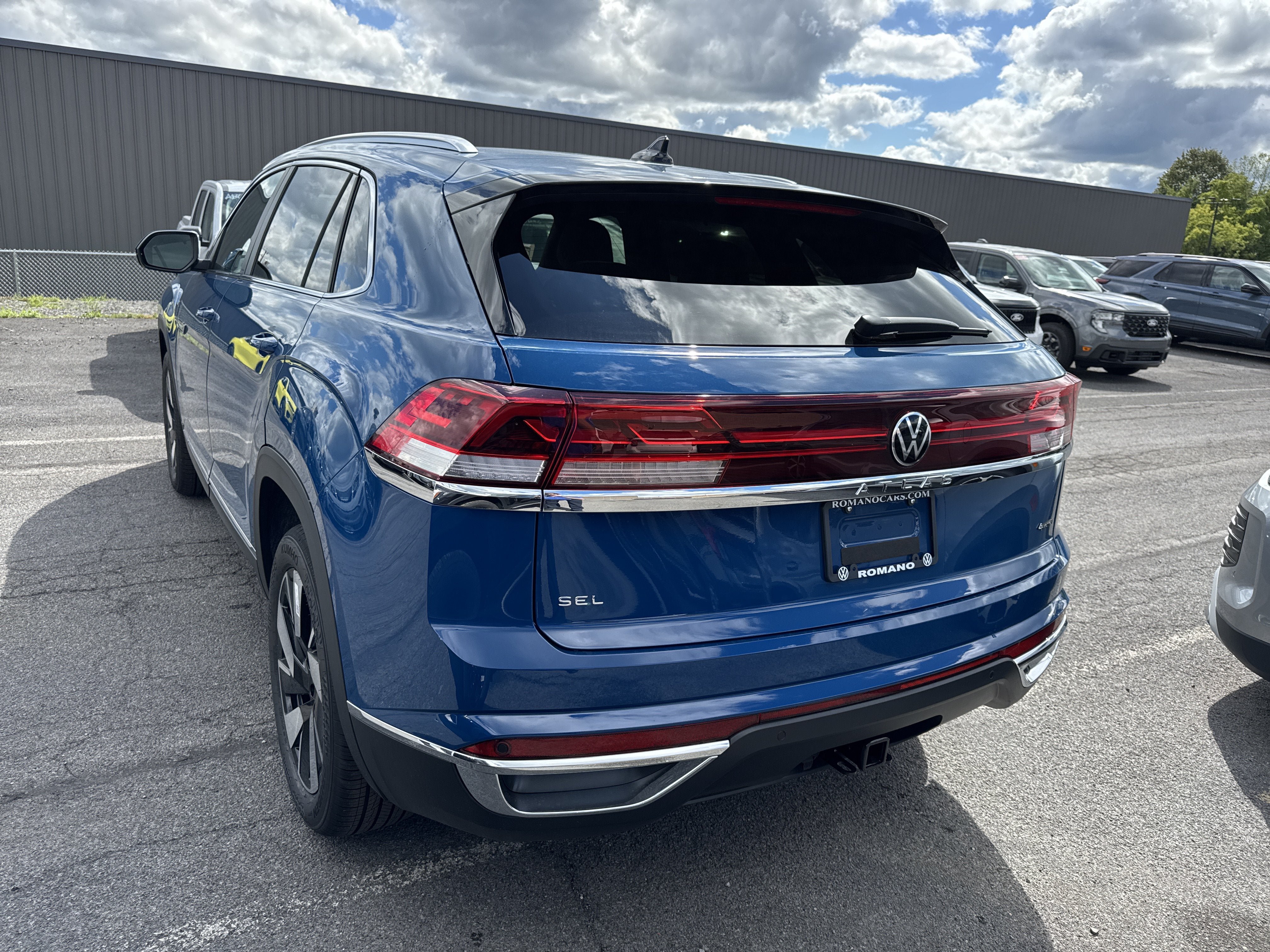 New 2026 Volkswagen Atlas Cross Sport SEL AWD/4WD image 4
